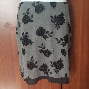 Premise flowers skirt
